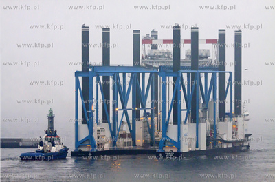 Zourite, barka samopodnosna do budowy estakady przybrzeznej...