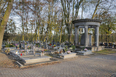Cmentarz parafialny w Pelplinie29.10.2019Fot. Krzysztof...