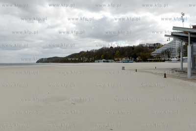 Gdynia w czasie epidemii koronawirusa COVID-19. Zamkniete...