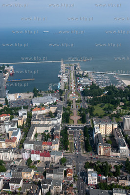 Gdynia w przeddzien Zlotu Zaglowcow 28.06.2009 fot....