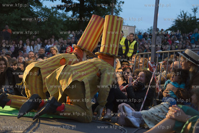 Gdańsk. Festiwal teatrów Ulicznych FETA. Mr Pejo's...