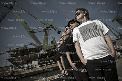 Sesja zdjeciowa zespolu BIG CYC na terenie Stoczni...