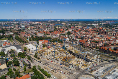 Budowa centrum handlowego Forum Gdańsk. Środkiem...