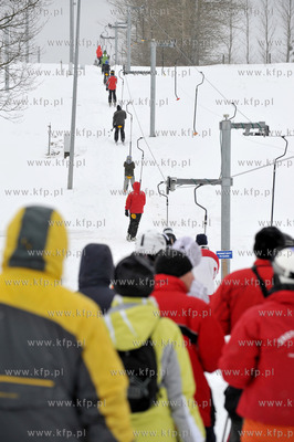Stok narciarski w Przywidzu na Kaszubach. Na miejscu...