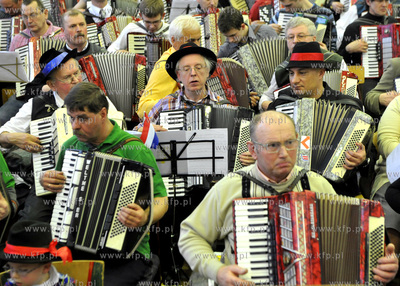 Kartuzy. Dzien Jednosci Kaszubow. Podczas uroczystosci...