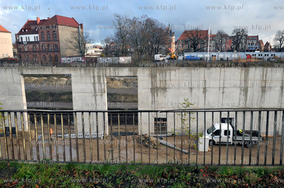 Gdansk. Budowa podziemnej linii kolejowej doprawadzaj...