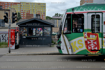 Gdansk Siedlce, ul. Kartuska. Tramwaj w barwach Lechii...