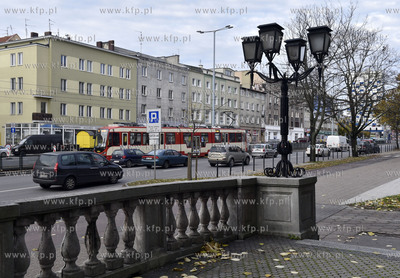 Gdańsk Wrzeszcz. Aleja Gruwaldzka i tramwaj widziane...