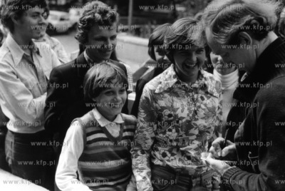 Andrzej Rosiewicz rozdajacy autografy - Festiwal Piosenki...