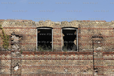 Wlasciciel ( firma Easy Pl, nalezaca do Krzysztofa...