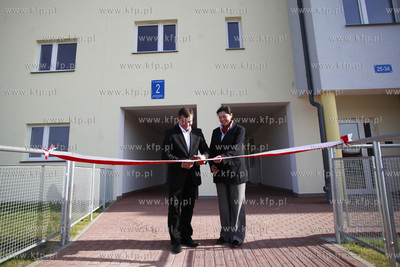 Uroczyste przekazanie do użytku 125 mieszkań wybudowanych...