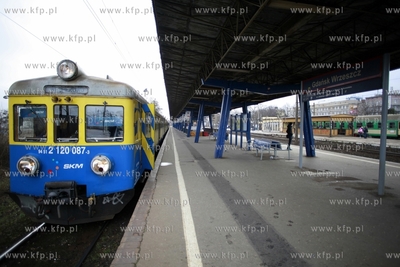 Dworzec kolejowy Gdansk Wrzeszcz. Peron kolejki SKM.
28.12.2011
fot....