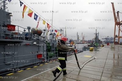 Port Wojenny w Gdyni Oksywiu. Dni Otwarte Koszar -...