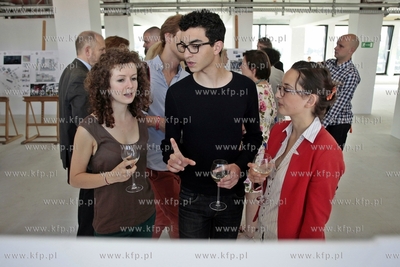 Uroczystosc prezentacji efektu pracy studentow i profesorow...