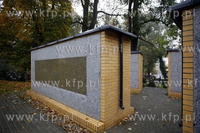Nowe kolumbarium na cmentarzu garnizonowym w Gdansku....