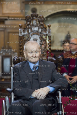 Dwor Artusa. Uroczysta sesja Rady Miasta Gdanska. Wreczenie...