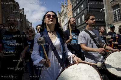 Parada ul. Długą i Długi Targ w Gdańsku kończąca...