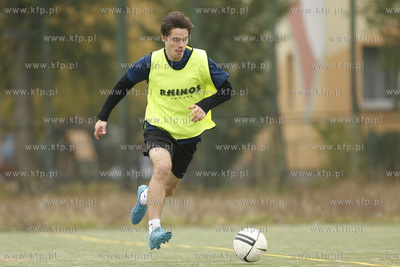 Gdansk Zaspa. Pilkarski turniej dzikich druzyn Do przerwy...