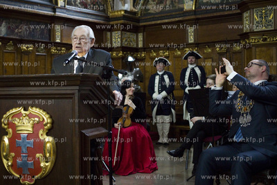 Gdańsk. Dwór Artusa. Uroczysta sesja Rady Miasta....