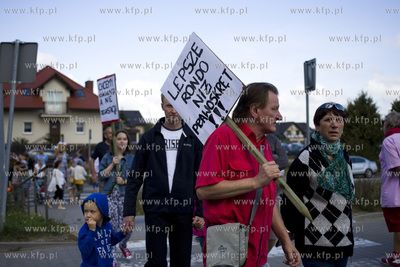 Kowale.  Mieszkańcy protestują przeciwko proponowanej...