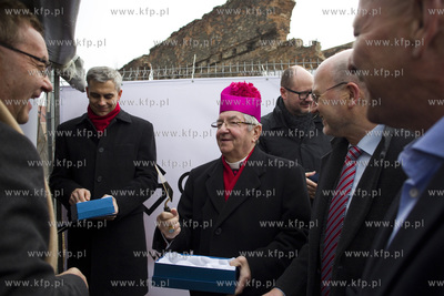 Uroczystość wmurowania aktu erekcyjnego na Wyspie...