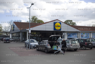 Slep Lidl przy ul. Marynarki Polskiej.
30.04.2017
fot....