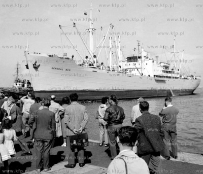 Statek General Bem w porcie gdynskim. 0003475 1965...