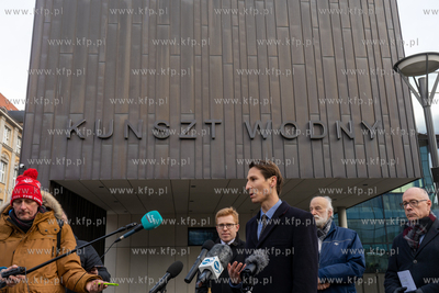 Konferencja prasowa posła Kacpra Płażyńskiego w...