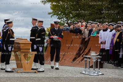 Gdynia, Cmentarz Marynarki Wojennej.  Uroczysty pogrzeb...