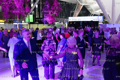 Port Lotniczy Gdańsk im. Lecha Wałęsy. Bal seniora...