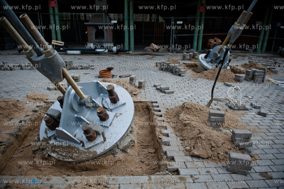 Sopot. Rozpoczeto montaz liczacej 7000 m2  powloki...