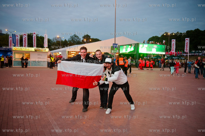 Gdansk. Otwarta dla publicznosci Strefa Kibica na Placu...