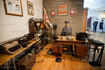 Uniwersytet Gdanski. Wydzial Prawa i Administracji....