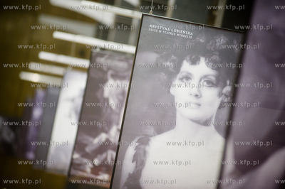 Gdansk. Teatr Wybrzeze. Wernisaz wystawy zdjec bedacych...