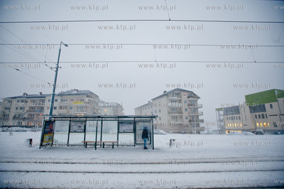 Gdansk. Os. Pogodne. Porywisty wiatr oraz silne opady...