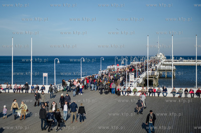 Sloneczne, bardzo cieple, niemal wiosenne, niedzielne...