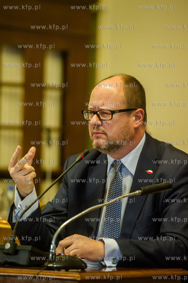 Gdansk. Nowy Ratusz. Sesja Rady Miasta Gdanska. Glosowanie...