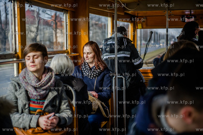 Gdansk. Dzien kobiet w zabytkowym tramwaju 105 N z...