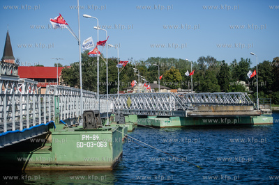 Gdańsk. Wyspa Sobieszewska. Uroczystość wbicia pierwszej...