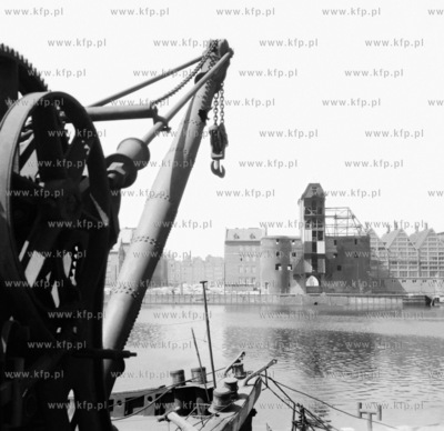 Odbudowa Zurawia nad Motlawa widziana od strony ul....