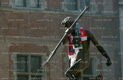Gdansk. Stare Miasto. Kibice Lechi Gdansk, wladze klubu...