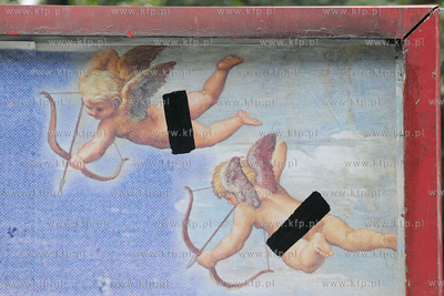 Lato zaczyna sie w Gdyni czyli Cudawianki. Nz. URBAN...