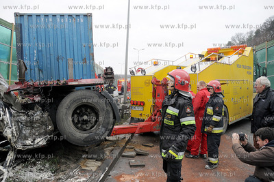 Gdynia. Z niewyjasnionych przyczyn samochod ciezarowy...