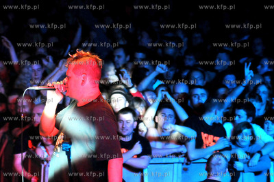 Kilka tysiecy fanow zgromadzil koncert zespolu KULT...