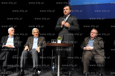 Teatr Wybrzeze-Scena Kameralna w Sopocie. Konwencja...