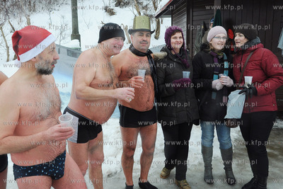 Plaza w Gdyni Redlowie. Klub Morsow Gdynskich przywital...