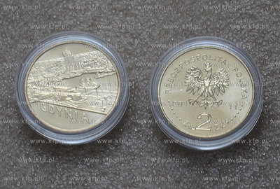 Gdynia. Skwer Kosciuszki. Wymiana zwyklych dwuzlotowek...