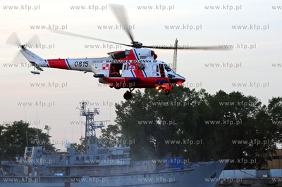 Gdynia. Pokaz ratownictwa morskiego w wykonaniu załogi...