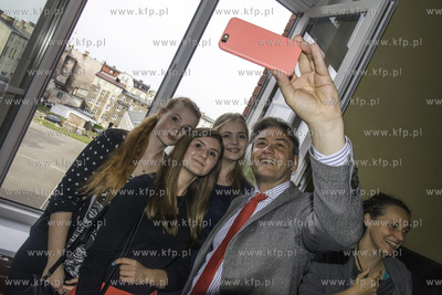 Slupsk. Greenpeace ufundowal budowe elektrowni slonecznej...