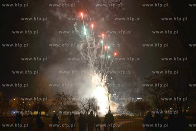 Gdynianie i ich goscie powitali Nowy Rok na Skwerze...